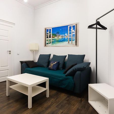 Uroczy Apartament Loretanska Lägenhet Krasków Exteriör bild